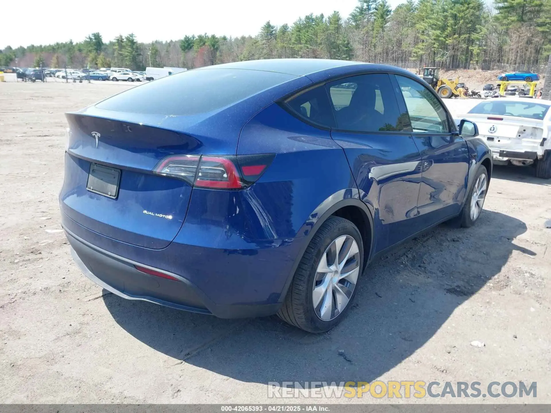 4 Photograph of a damaged car 7SAYGDEE7RA240977 TESLA MODEL Y 2024