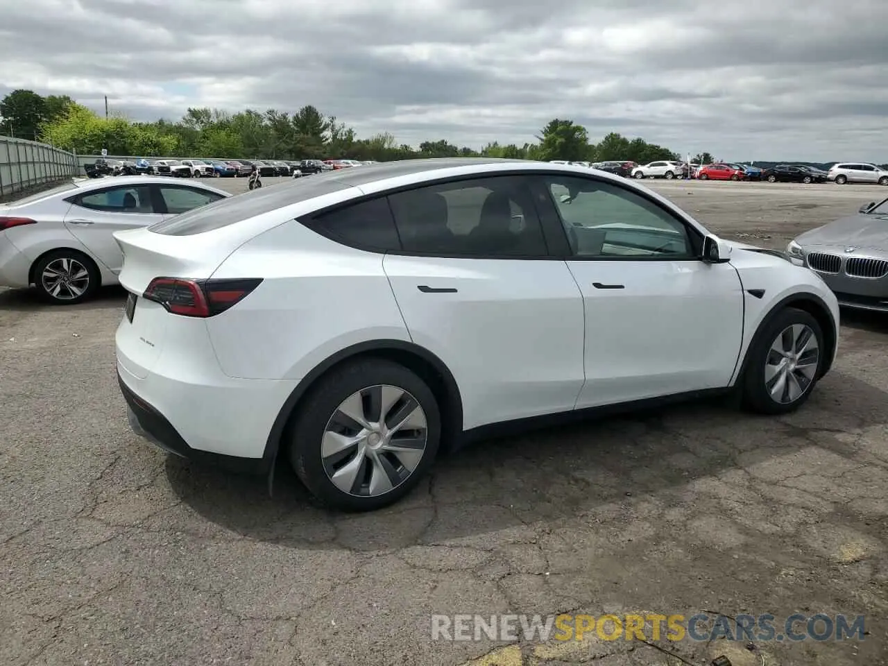 3 Photograph of a damaged car 7SAYGDEE7RA251624 TESLA MODEL Y 2024