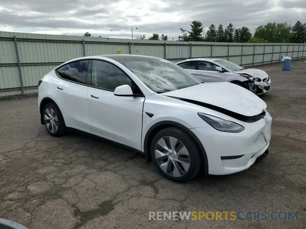 4 Photograph of a damaged car 7SAYGDEE7RA251624 TESLA MODEL Y 2024