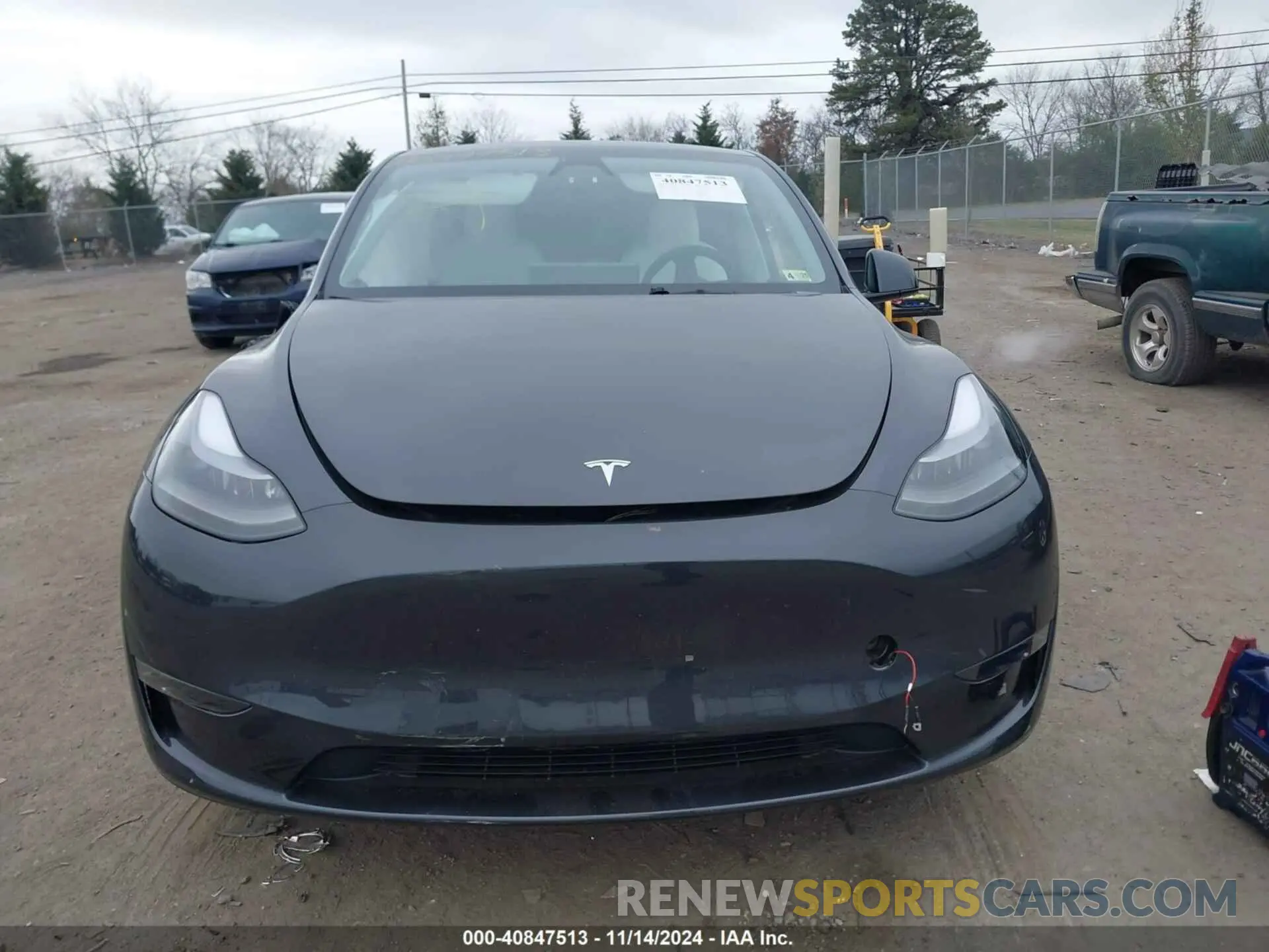 11 Photograph of a damaged car 7SAYGDEE7RA263739 TESLA MODEL Y 2024