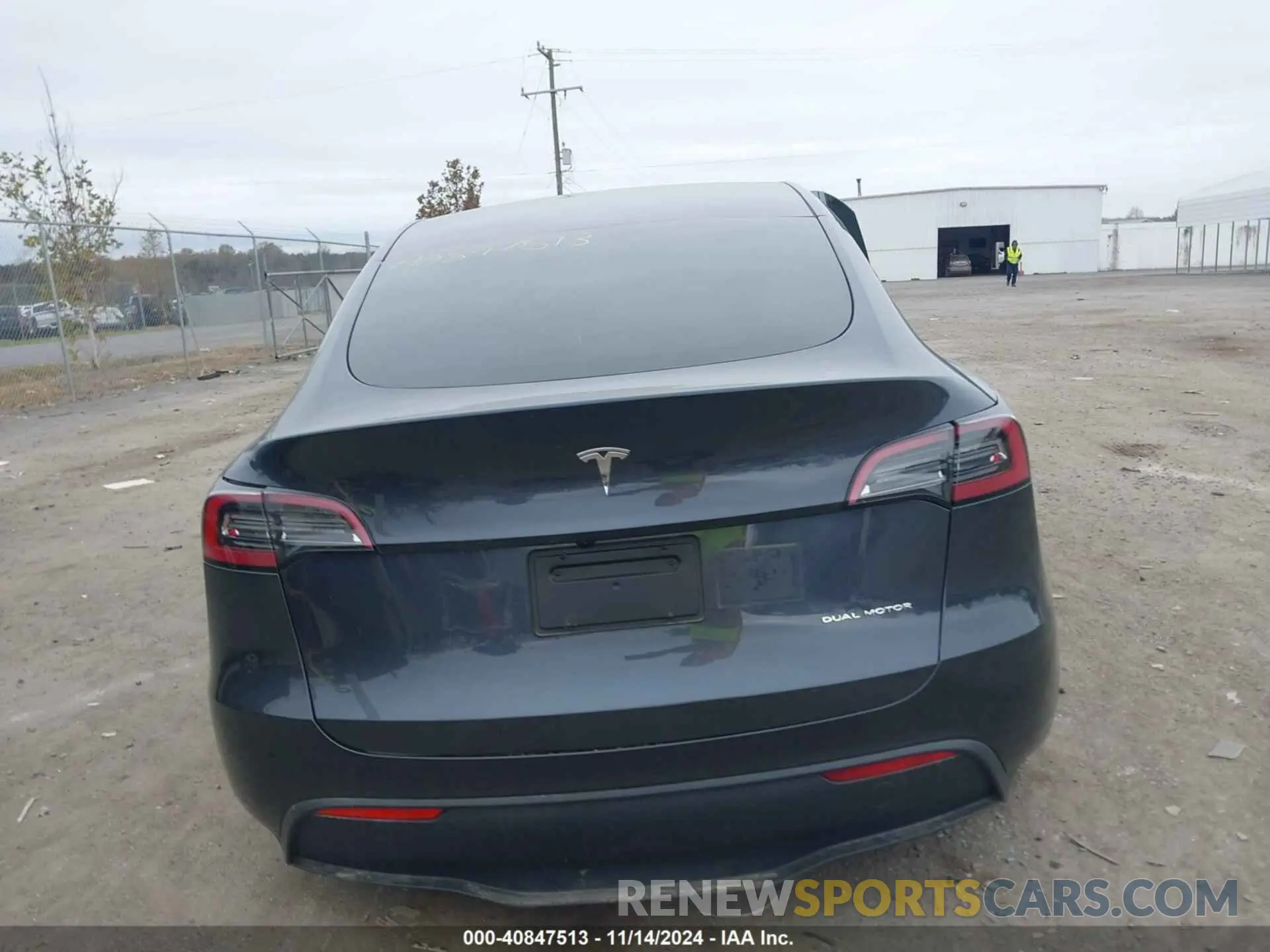 15 Photograph of a damaged car 7SAYGDEE7RA263739 TESLA MODEL Y 2024