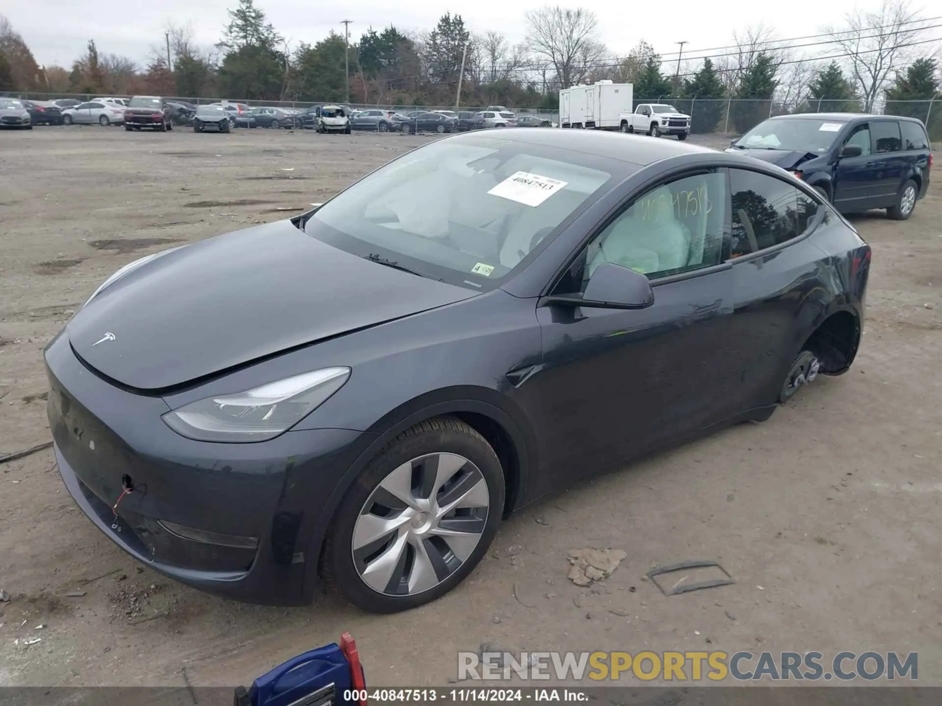 2 Photograph of a damaged car 7SAYGDEE7RA263739 TESLA MODEL Y 2024