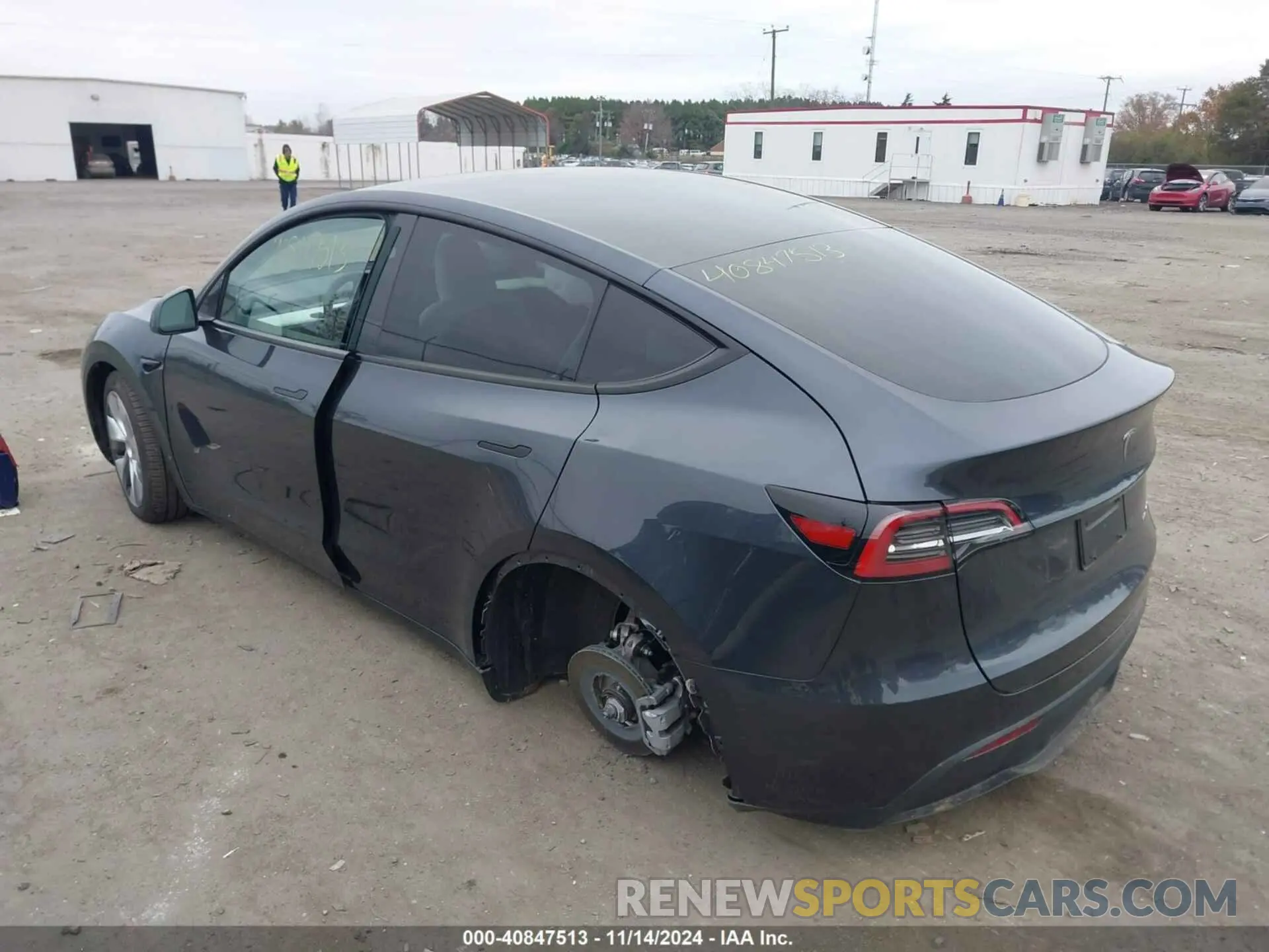 3 Photograph of a damaged car 7SAYGDEE7RA263739 TESLA MODEL Y 2024