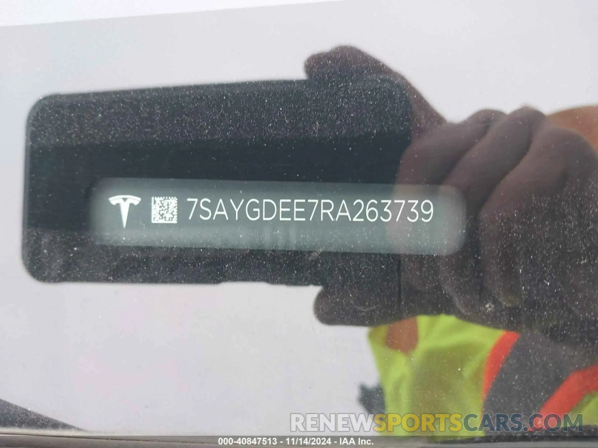 9 Photograph of a damaged car 7SAYGDEE7RA263739 TESLA MODEL Y 2024