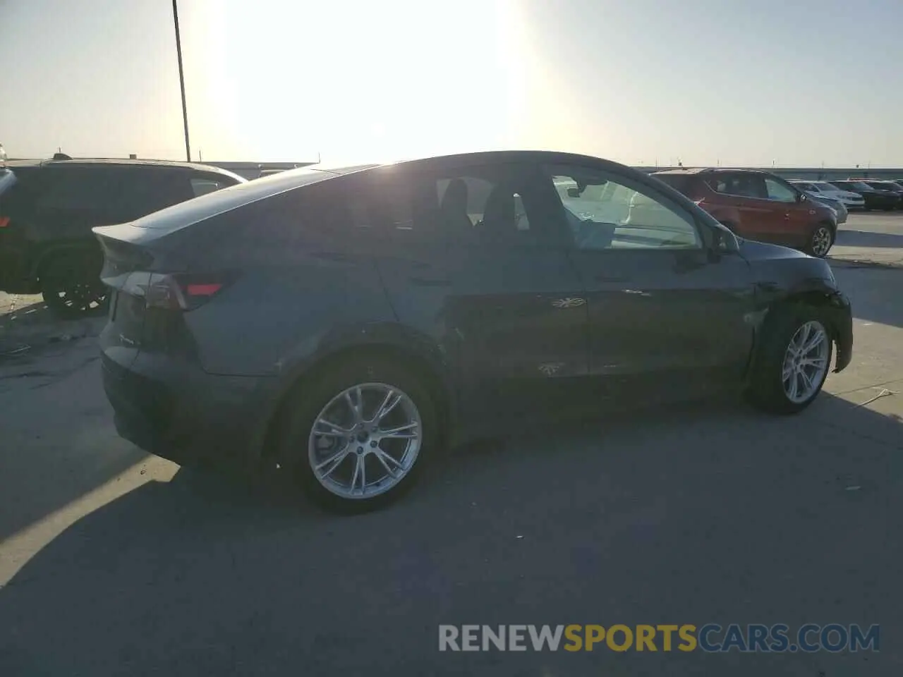 3 Photograph of a damaged car 7SAYGDEE7RA276099 TESLA MODEL Y 2024