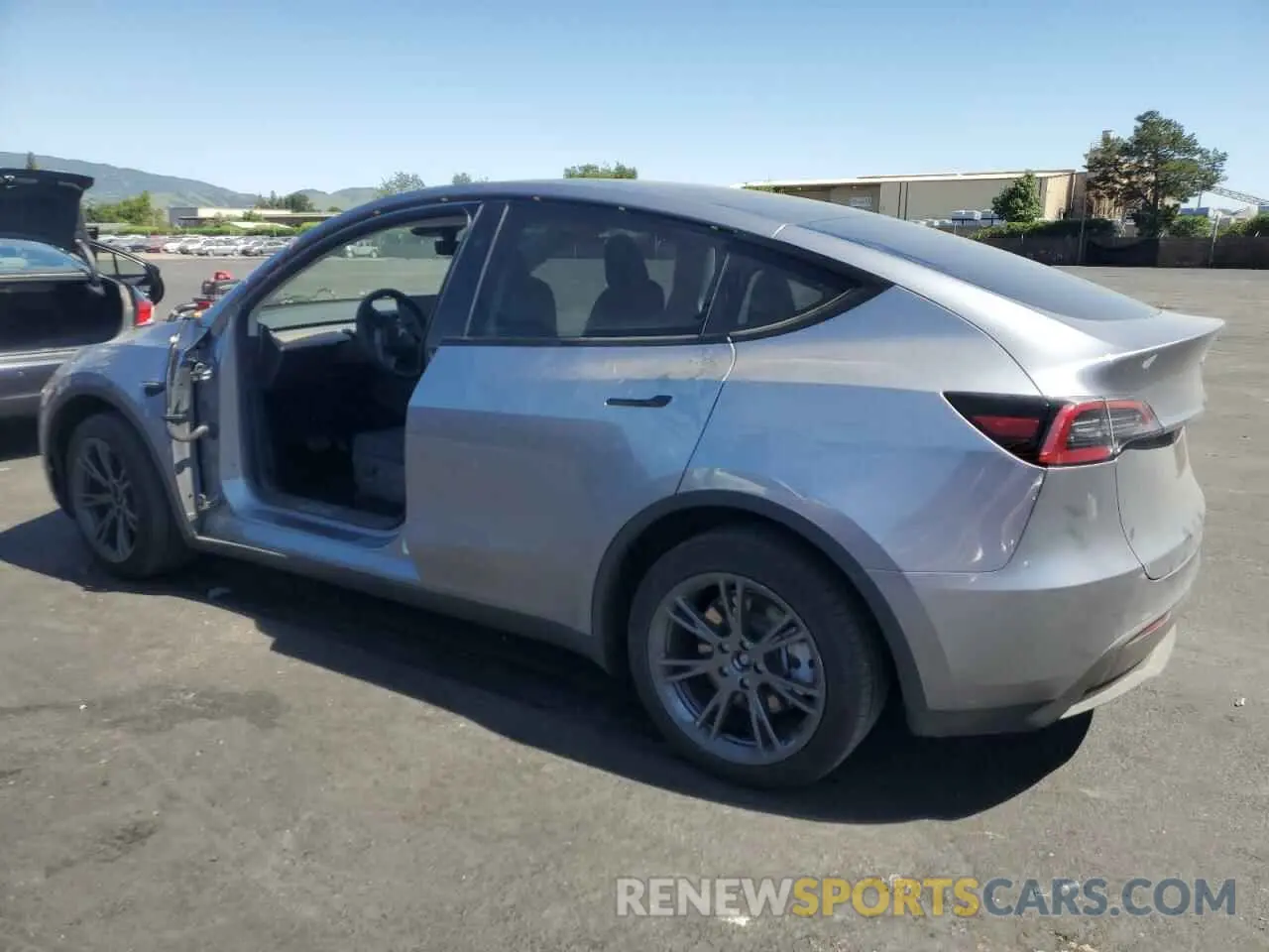 2 Photograph of a damaged car 7SAYGDEE7RA300580 TESLA MODEL Y 2024