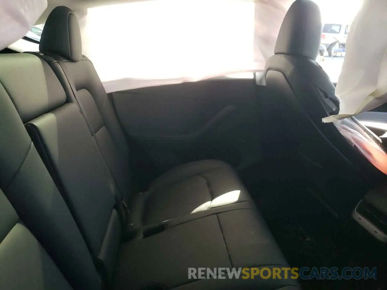 11 Photograph of a damaged car 7SAYGDEE7RA305455 TESLA MODEL Y 2024