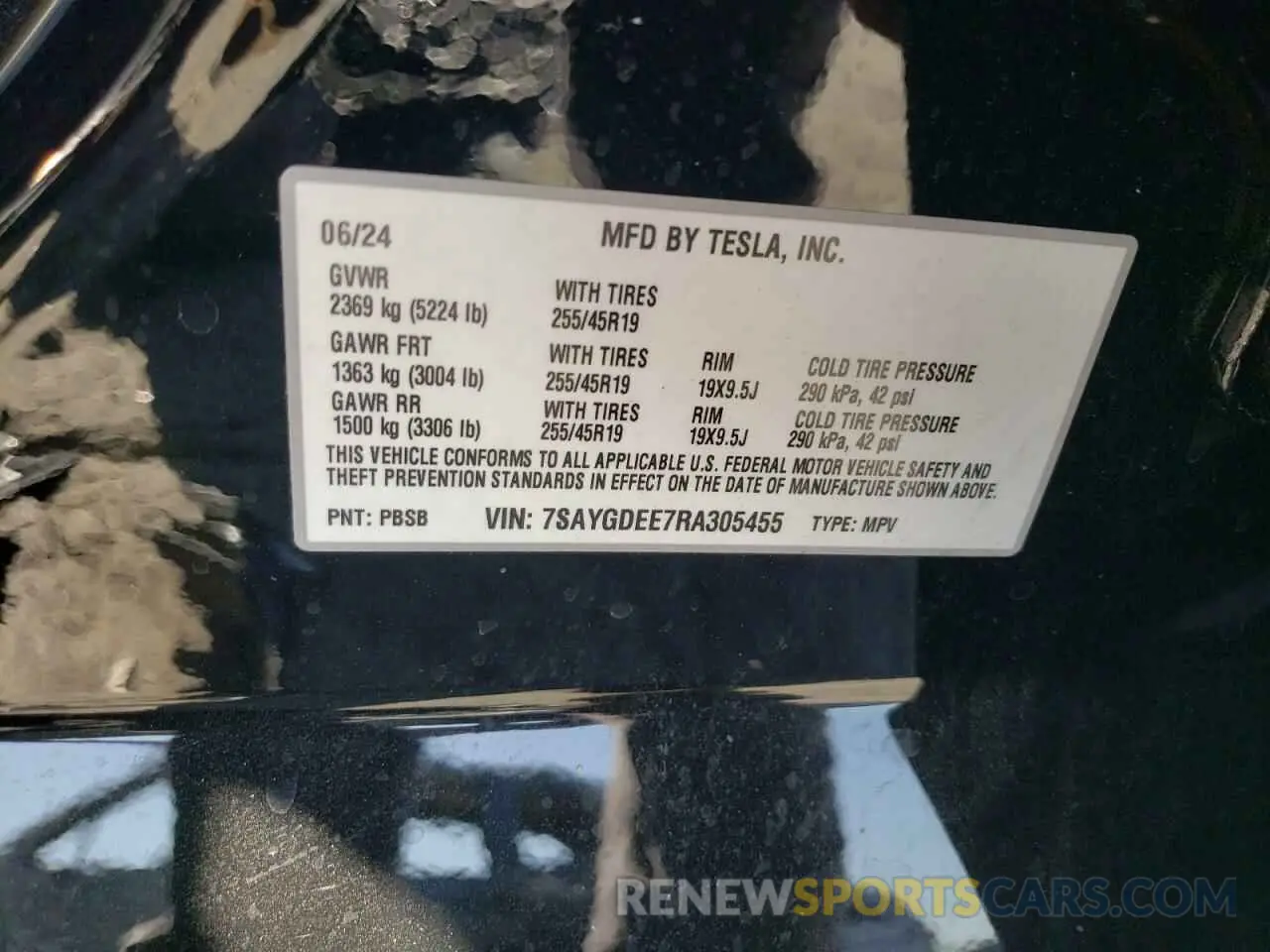 13 Photograph of a damaged car 7SAYGDEE7RA305455 TESLA MODEL Y 2024