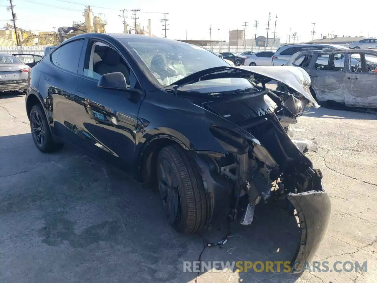 4 Photograph of a damaged car 7SAYGDEE7RA305455 TESLA MODEL Y 2024