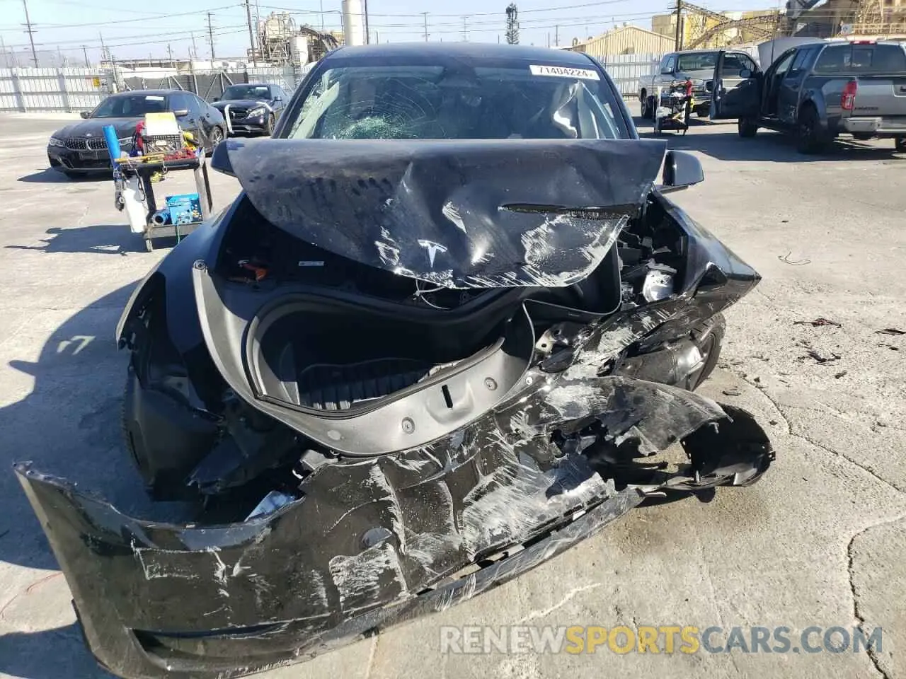 5 Photograph of a damaged car 7SAYGDEE7RA305455 TESLA MODEL Y 2024