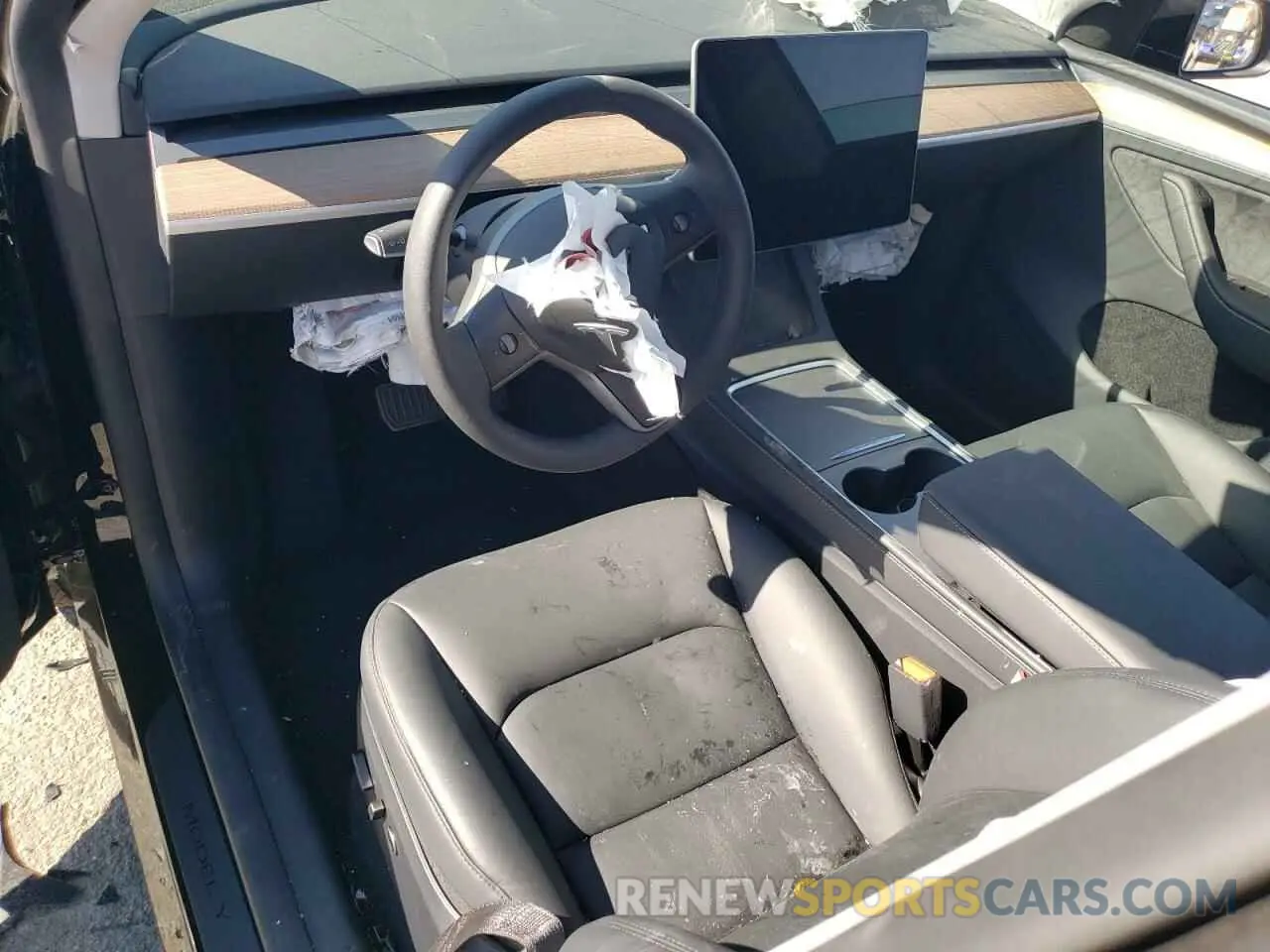 8 Photograph of a damaged car 7SAYGDEE7RA305455 TESLA MODEL Y 2024