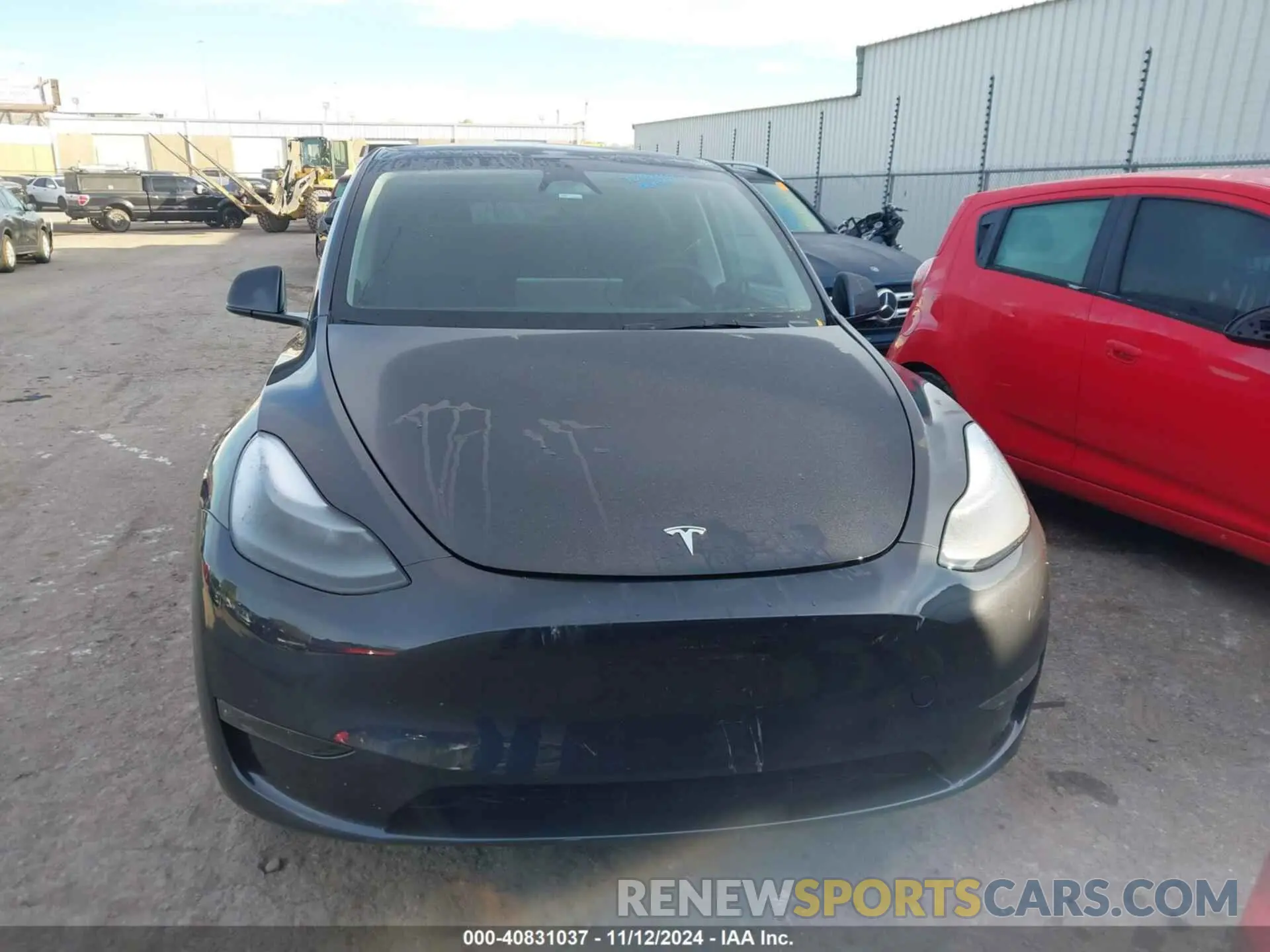 13 Photograph of a damaged car 7SAYGDEE7RA323941 TESLA MODEL Y 2024