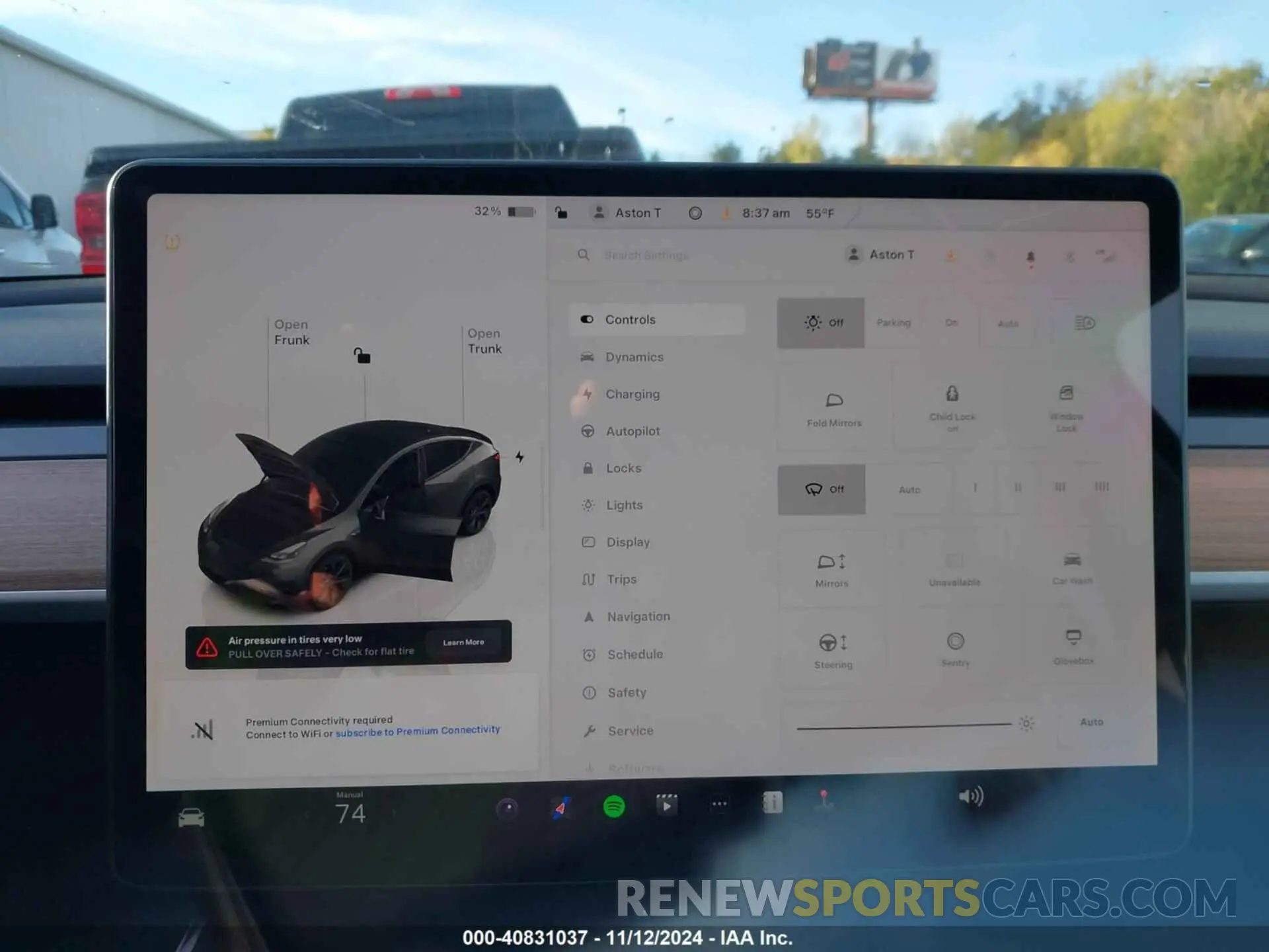 19 Photograph of a damaged car 7SAYGDEE7RA323941 TESLA MODEL Y 2024