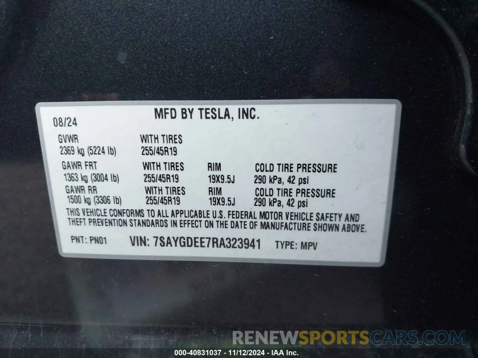 9 Photograph of a damaged car 7SAYGDEE7RA323941 TESLA MODEL Y 2024