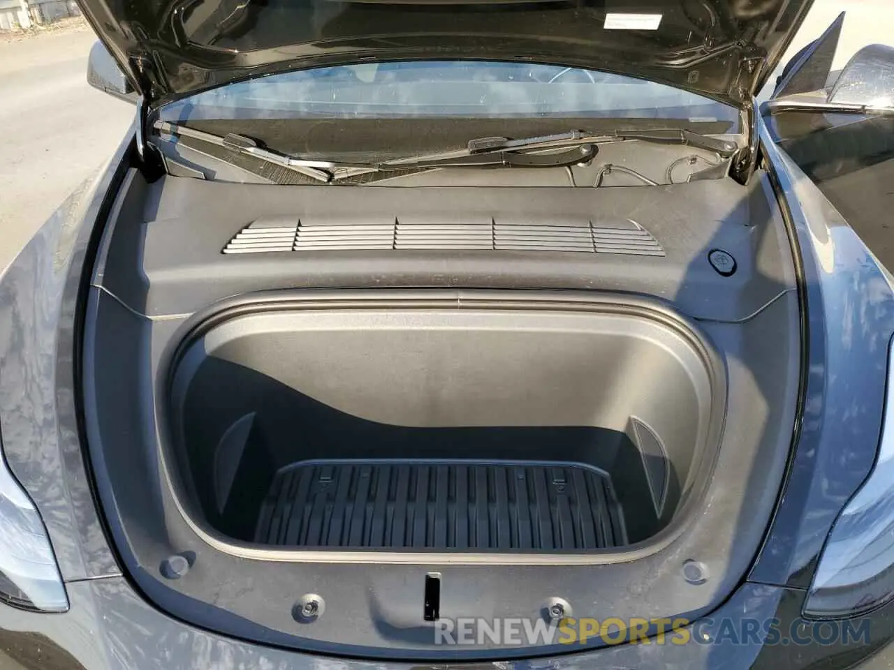12 Photograph of a damaged car 7SAYGDEE7RF007992 TESLA MODEL Y 2024