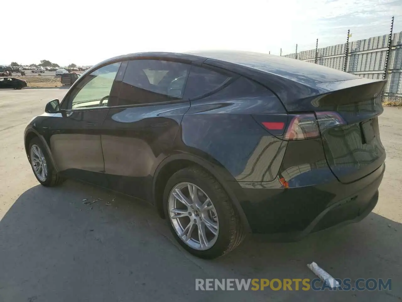 2 Photograph of a damaged car 7SAYGDEE7RF007992 TESLA MODEL Y 2024
