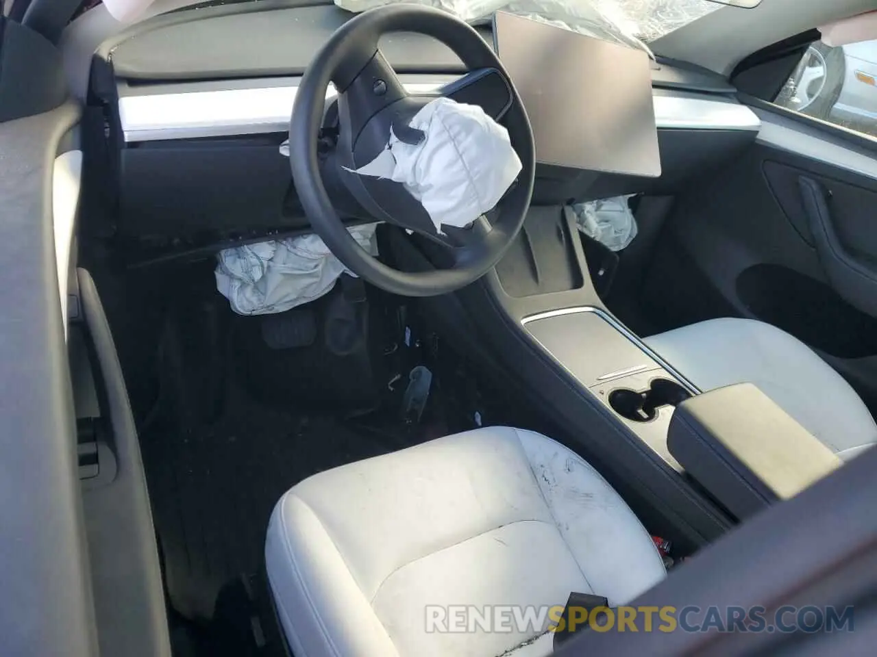 8 Photograph of a damaged car 7SAYGDEE7RF009984 TESLA MODEL Y 2024