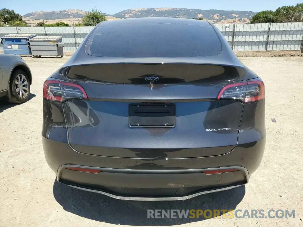 6 Photograph of a damaged car 7SAYGDEE7RF069926 TESLA MODEL Y 2024