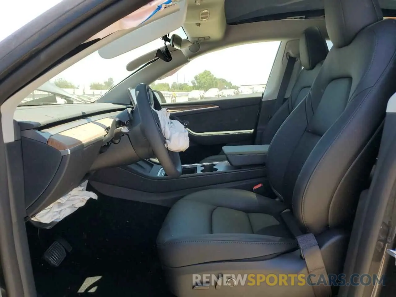 7 Photograph of a damaged car 7SAYGDEE7RF069926 TESLA MODEL Y 2024