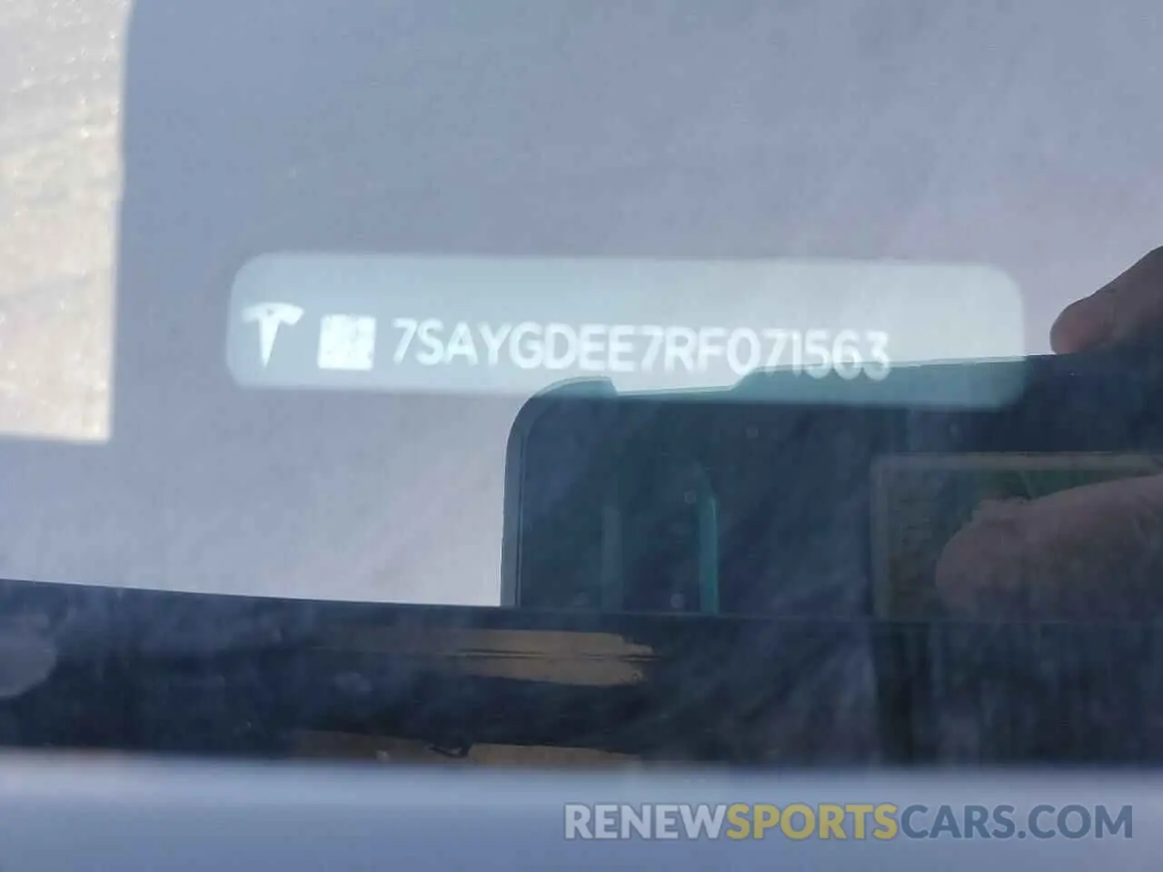 13 Photograph of a damaged car 7SAYGDEE7RF071563 TESLA MODEL Y 2024