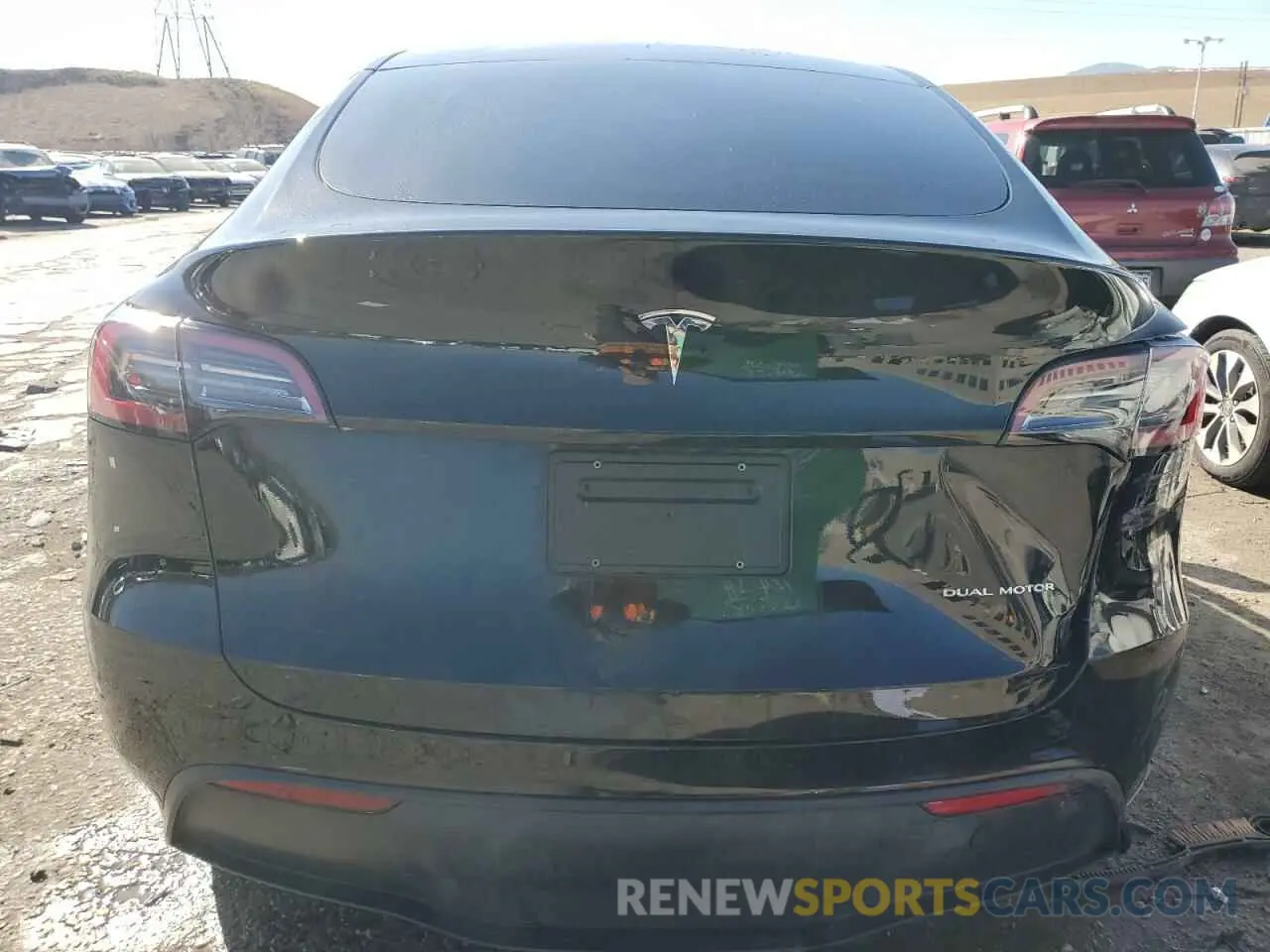 6 Photograph of a damaged car 7SAYGDEE7RF071563 TESLA MODEL Y 2024