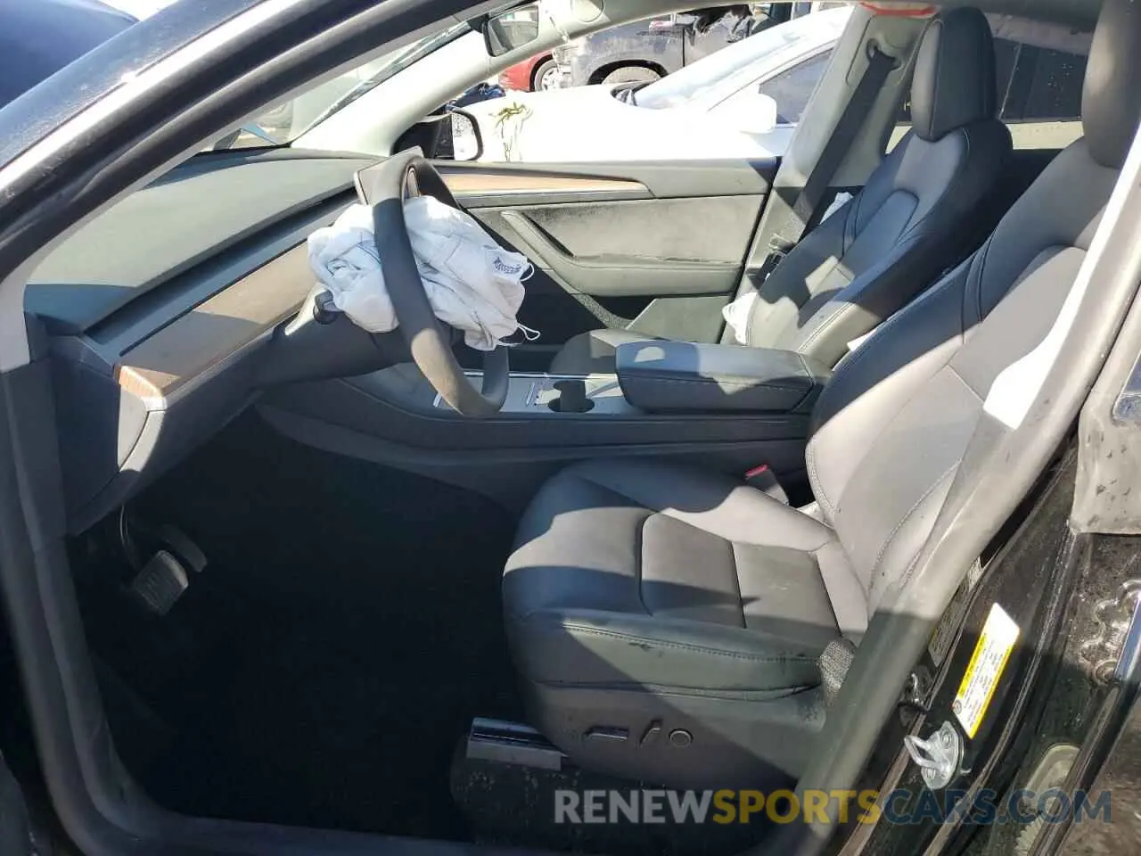7 Photograph of a damaged car 7SAYGDEE7RF071563 TESLA MODEL Y 2024