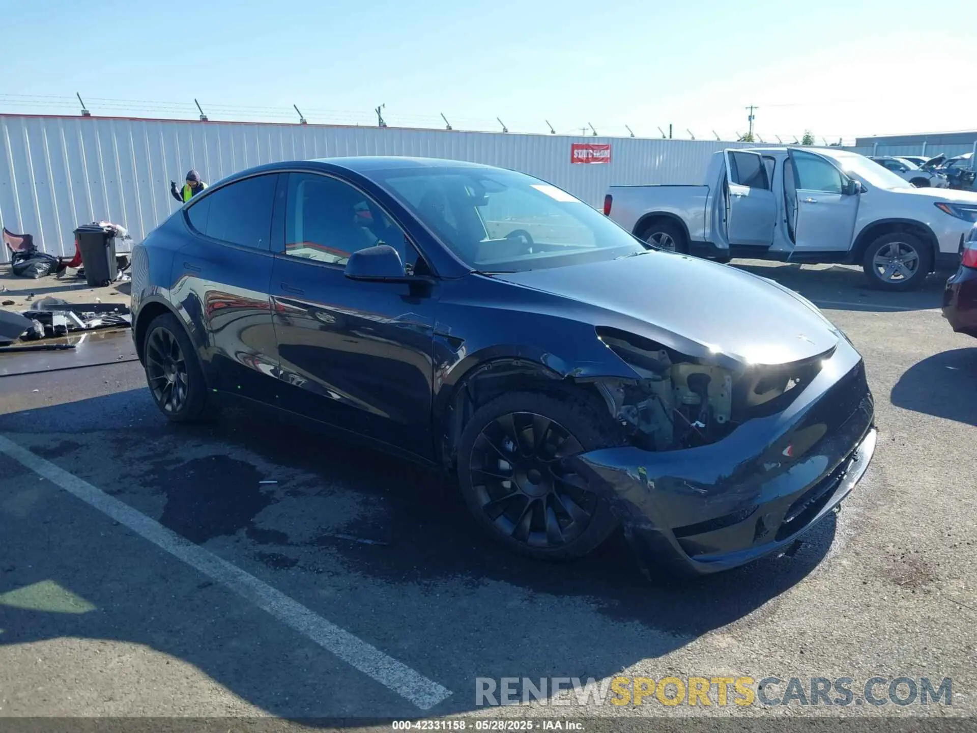 1 Photograph of a damaged car 7SAYGDEE7RF074401 TESLA MODEL Y 2024