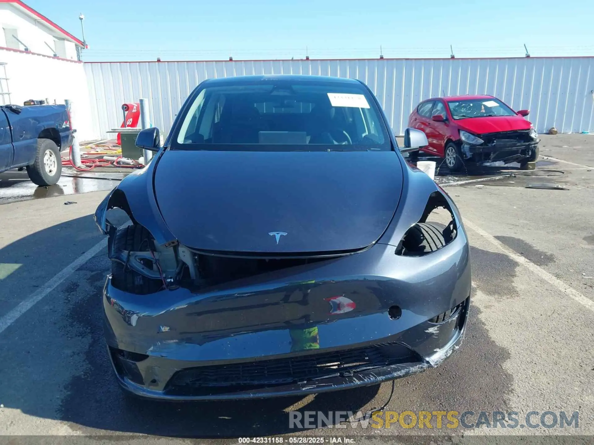 13 Photograph of a damaged car 7SAYGDEE7RF074401 TESLA MODEL Y 2024