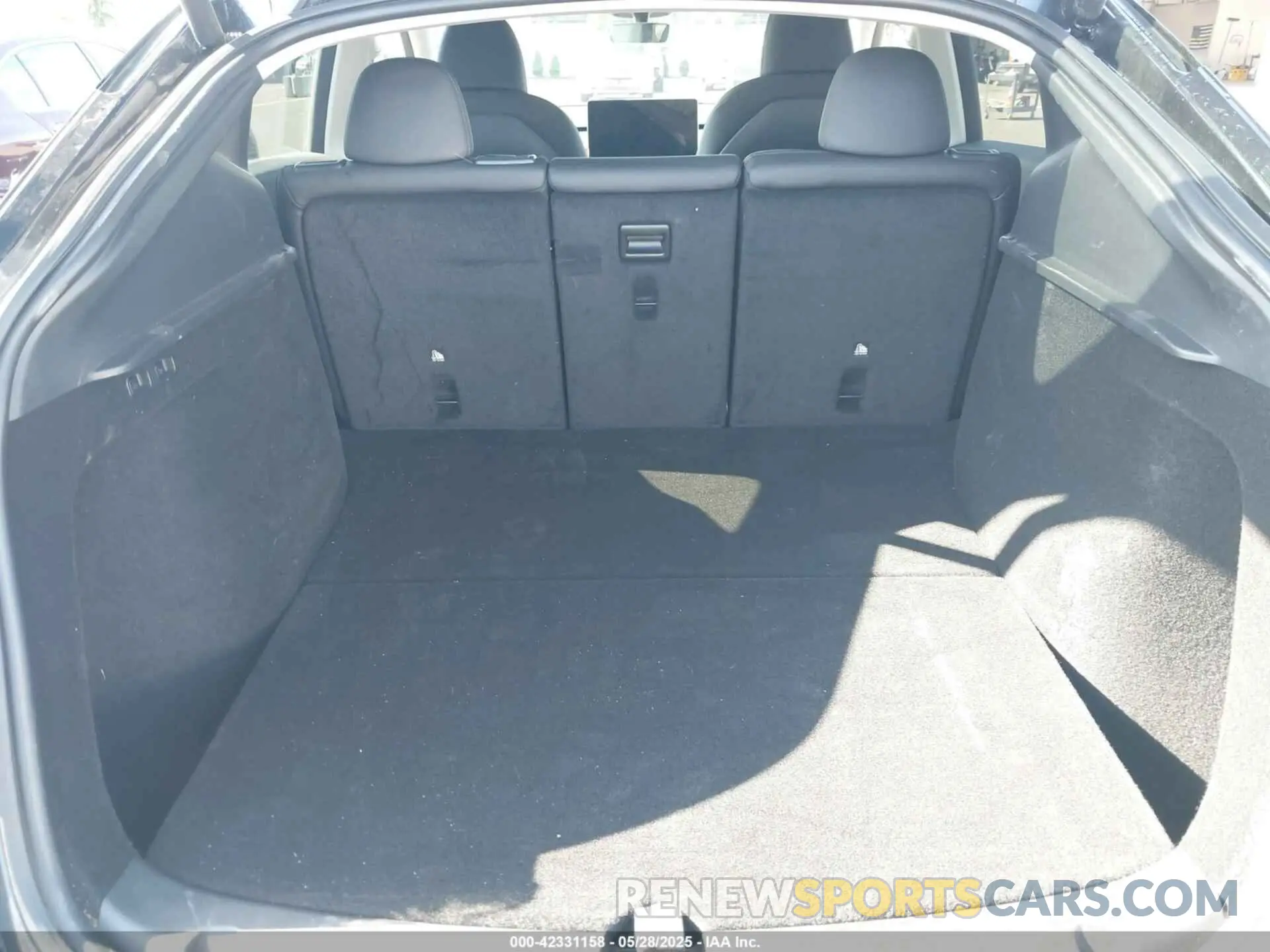 20 Photograph of a damaged car 7SAYGDEE7RF074401 TESLA MODEL Y 2024
