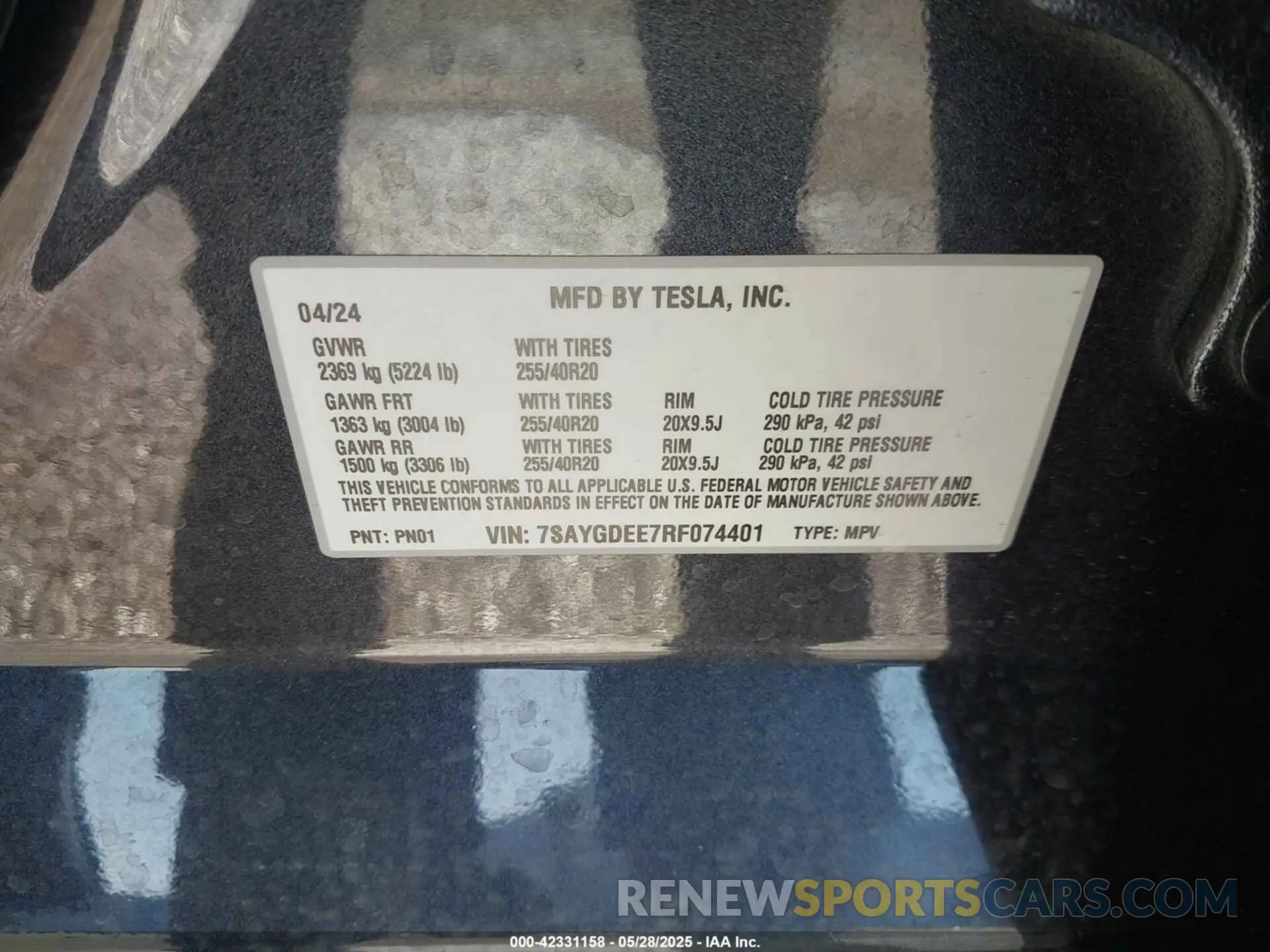 9 Photograph of a damaged car 7SAYGDEE7RF074401 TESLA MODEL Y 2024