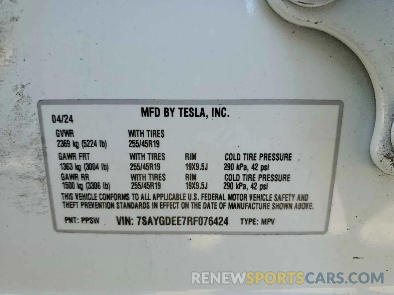 13 Photograph of a damaged car 7SAYGDEE7RF076424 TESLA MODEL Y 2024