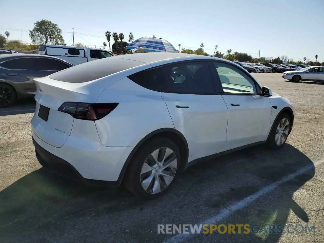 3 Photograph of a damaged car 7SAYGDEE7RF076424 TESLA MODEL Y 2024