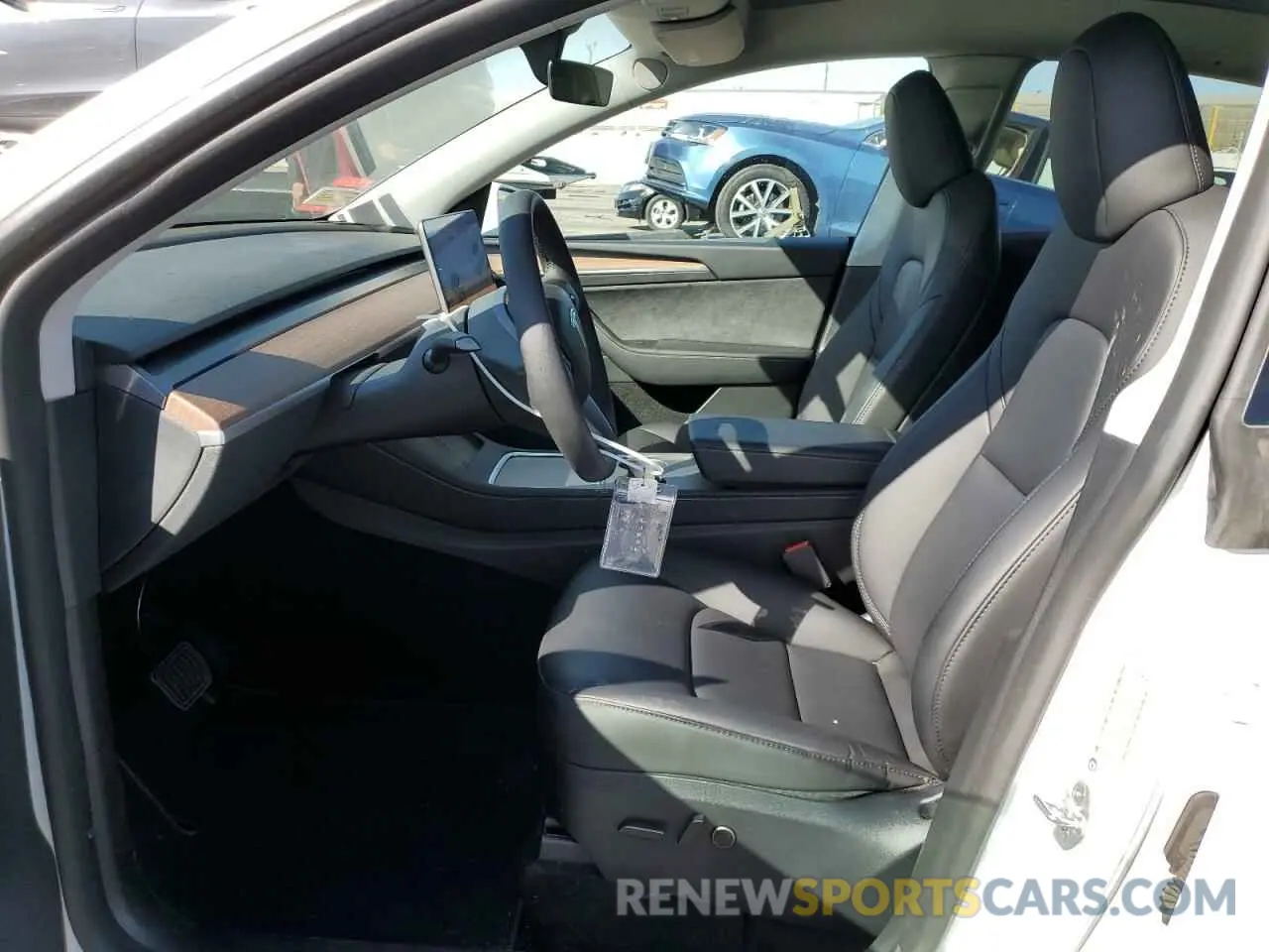 7 Photograph of a damaged car 7SAYGDEE7RF076424 TESLA MODEL Y 2024