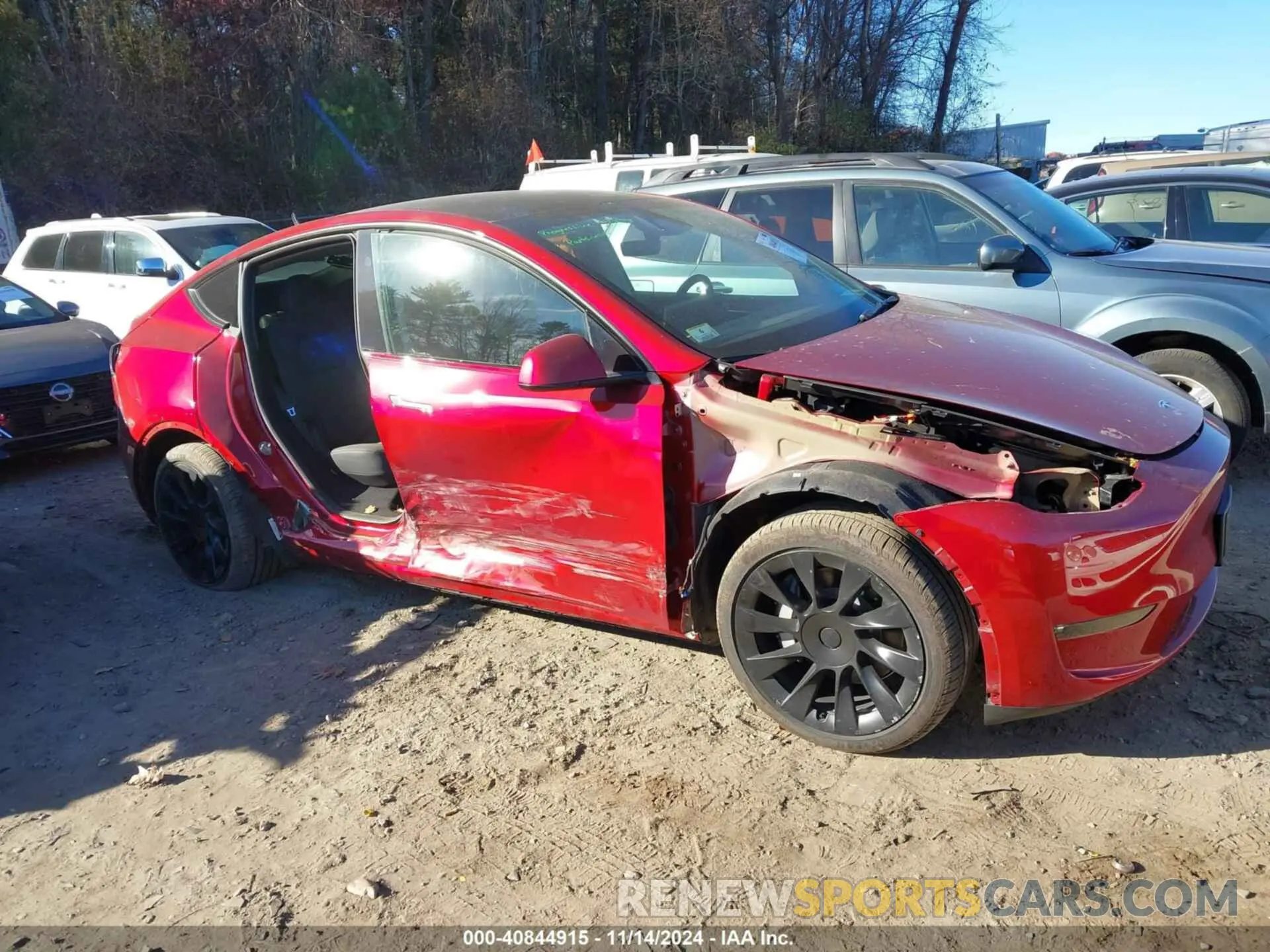 14 Photograph of a damaged car 7SAYGDEE7RF076522 TESLA MODEL Y 2024