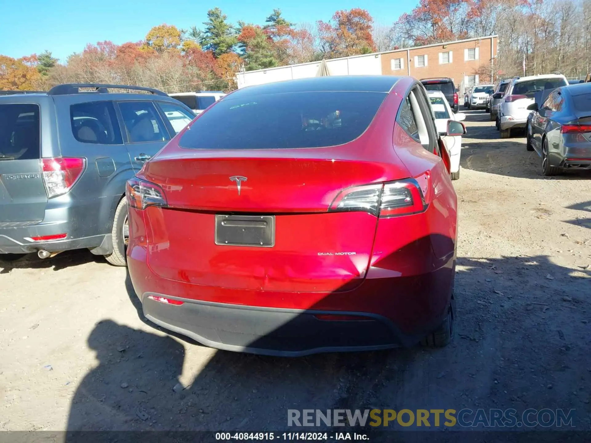 17 Photograph of a damaged car 7SAYGDEE7RF076522 TESLA MODEL Y 2024