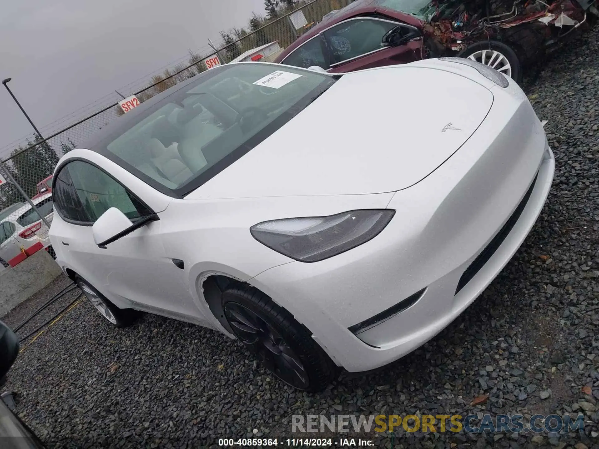 1 Photograph of a damaged car 7SAYGDEE7RF083700 TESLA MODEL Y 2024