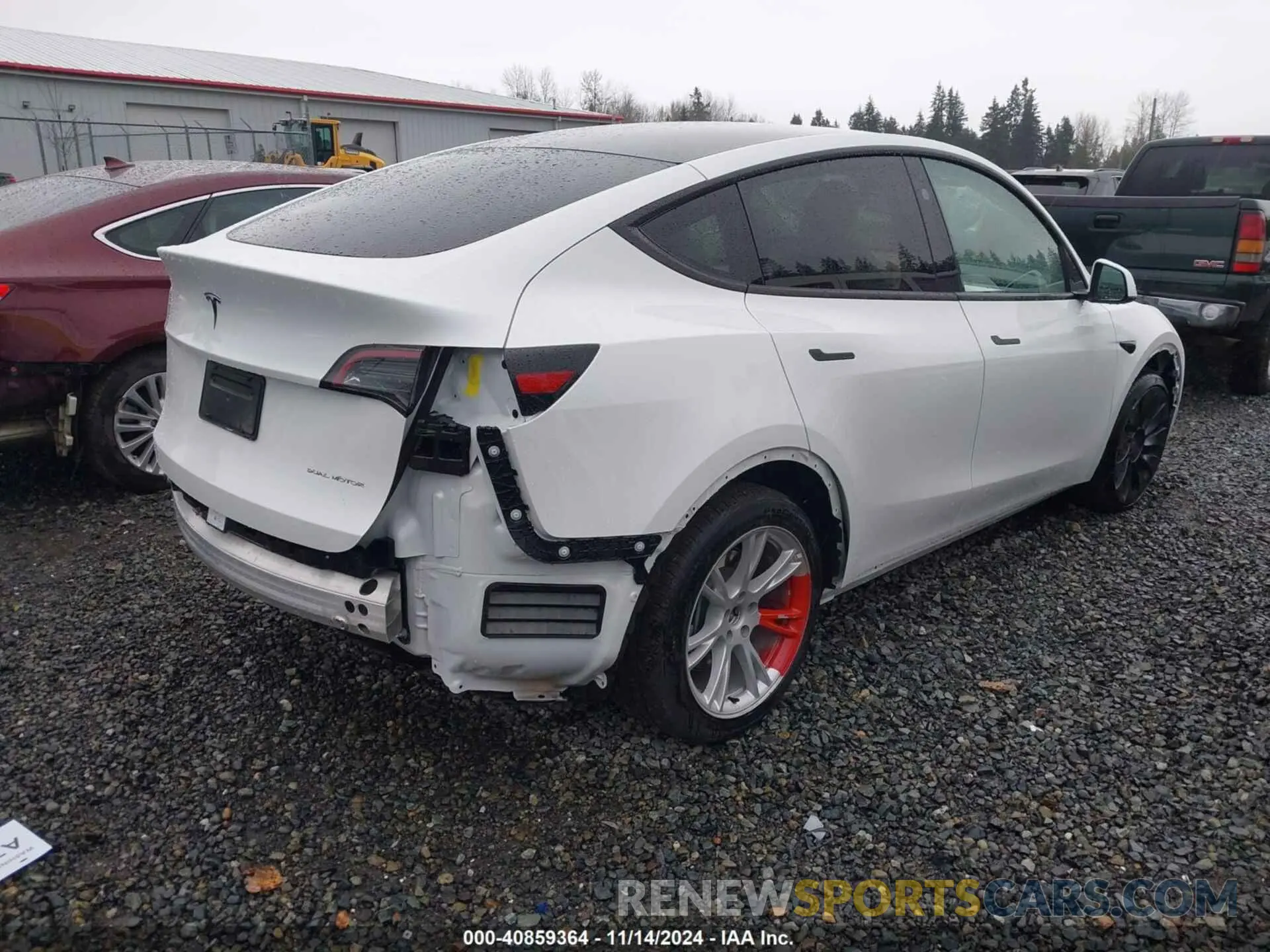 4 Photograph of a damaged car 7SAYGDEE7RF083700 TESLA MODEL Y 2024