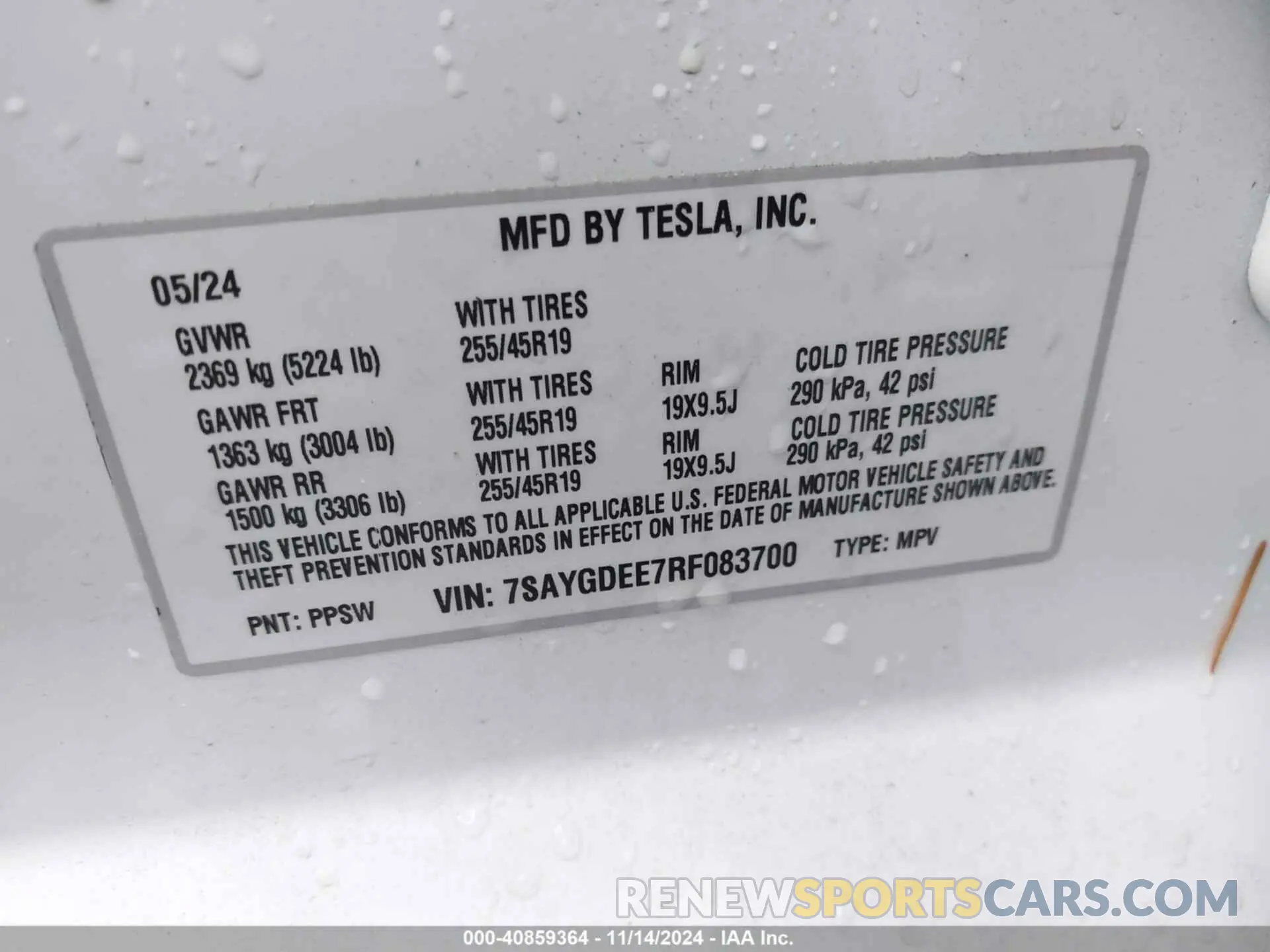 9 Photograph of a damaged car 7SAYGDEE7RF083700 TESLA MODEL Y 2024
