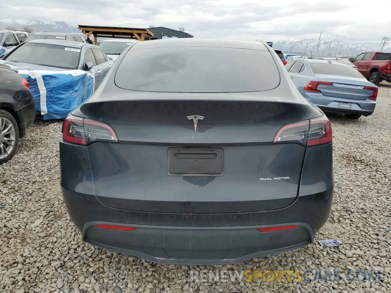 6 Photograph of a damaged car 7SAYGDEE7RF158721 TESLA MODEL Y 2024