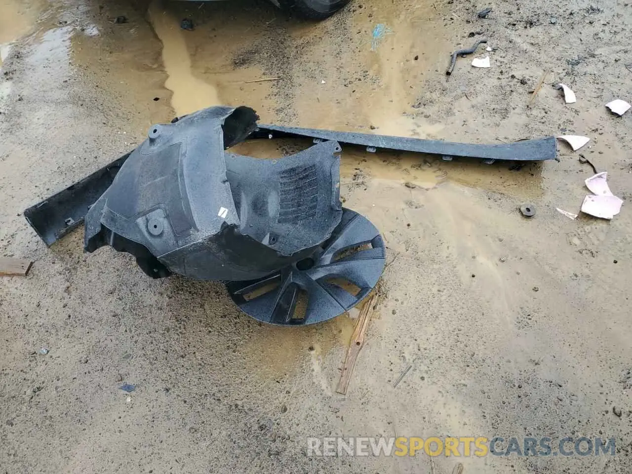 14 Photograph of a damaged car 7SAYGDEE7RF179424 TESLA MODEL Y 2024