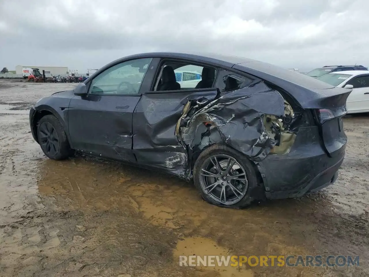 2 Photograph of a damaged car 7SAYGDEE7RF179424 TESLA MODEL Y 2024