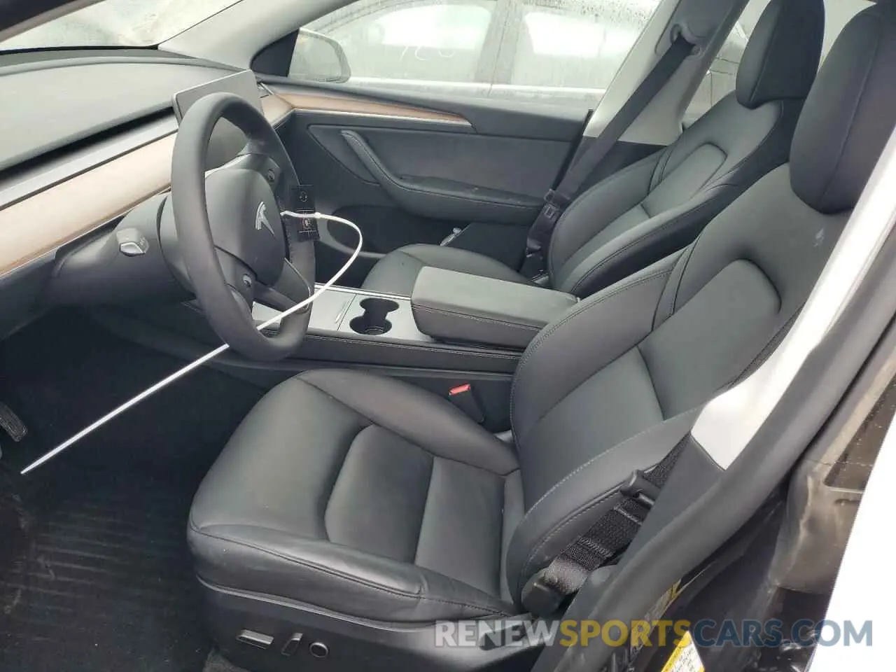 7 Photograph of a damaged car 7SAYGDEE7RF179424 TESLA MODEL Y 2024