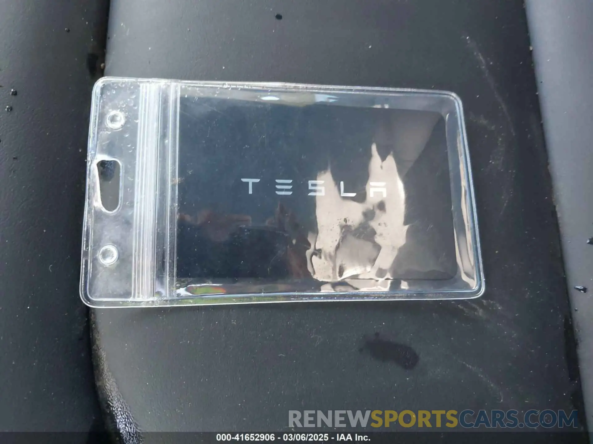 11 Photograph of a damaged car 7SAYGDEE7RF192920 TESLA MODEL Y 2024