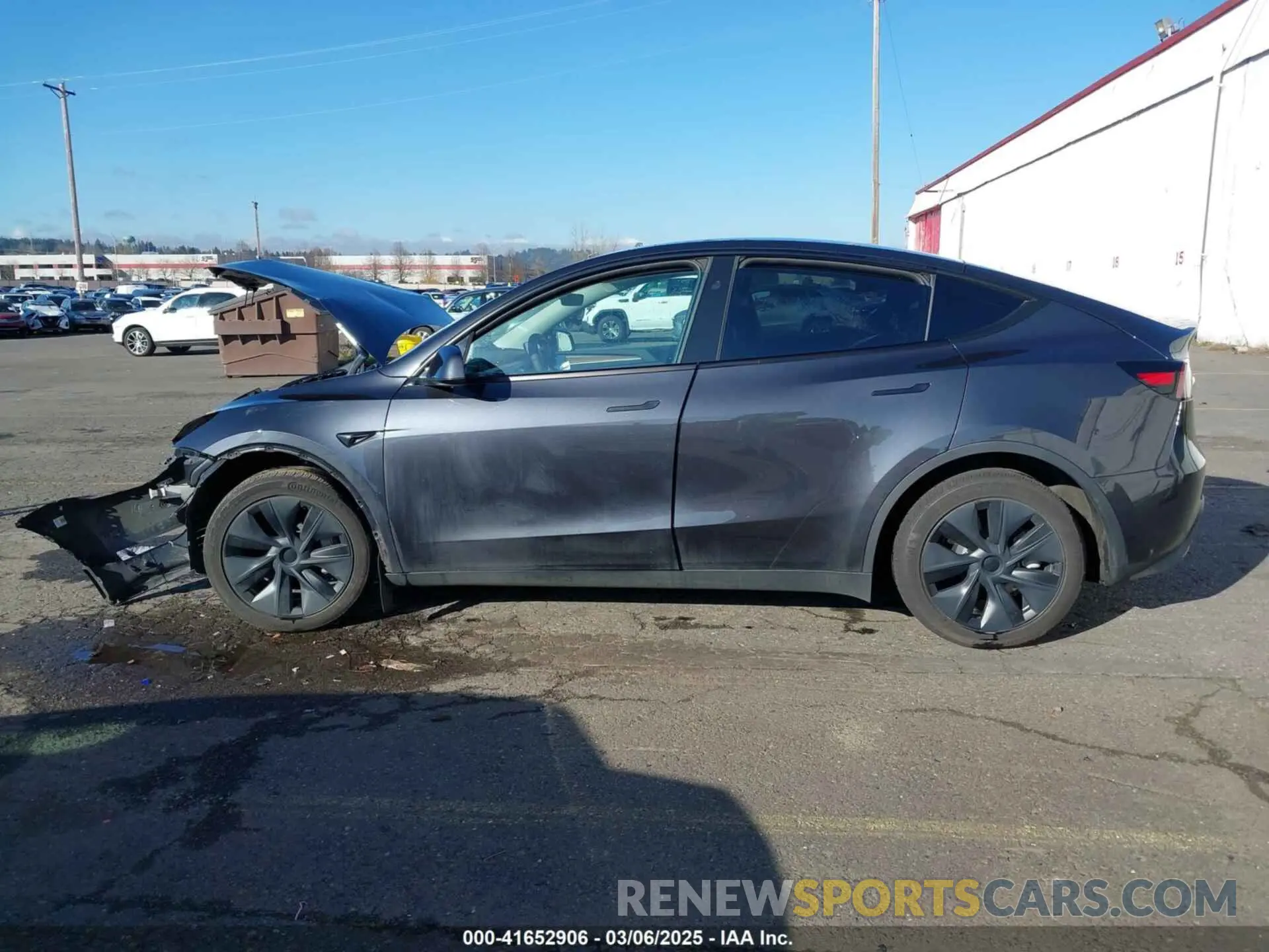 14 Photograph of a damaged car 7SAYGDEE7RF192920 TESLA MODEL Y 2024