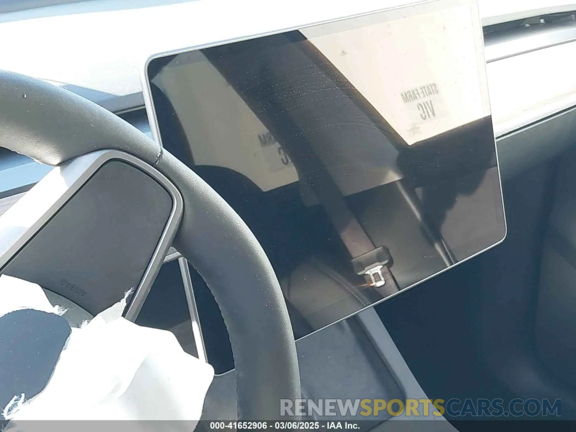 15 Photograph of a damaged car 7SAYGDEE7RF192920 TESLA MODEL Y 2024