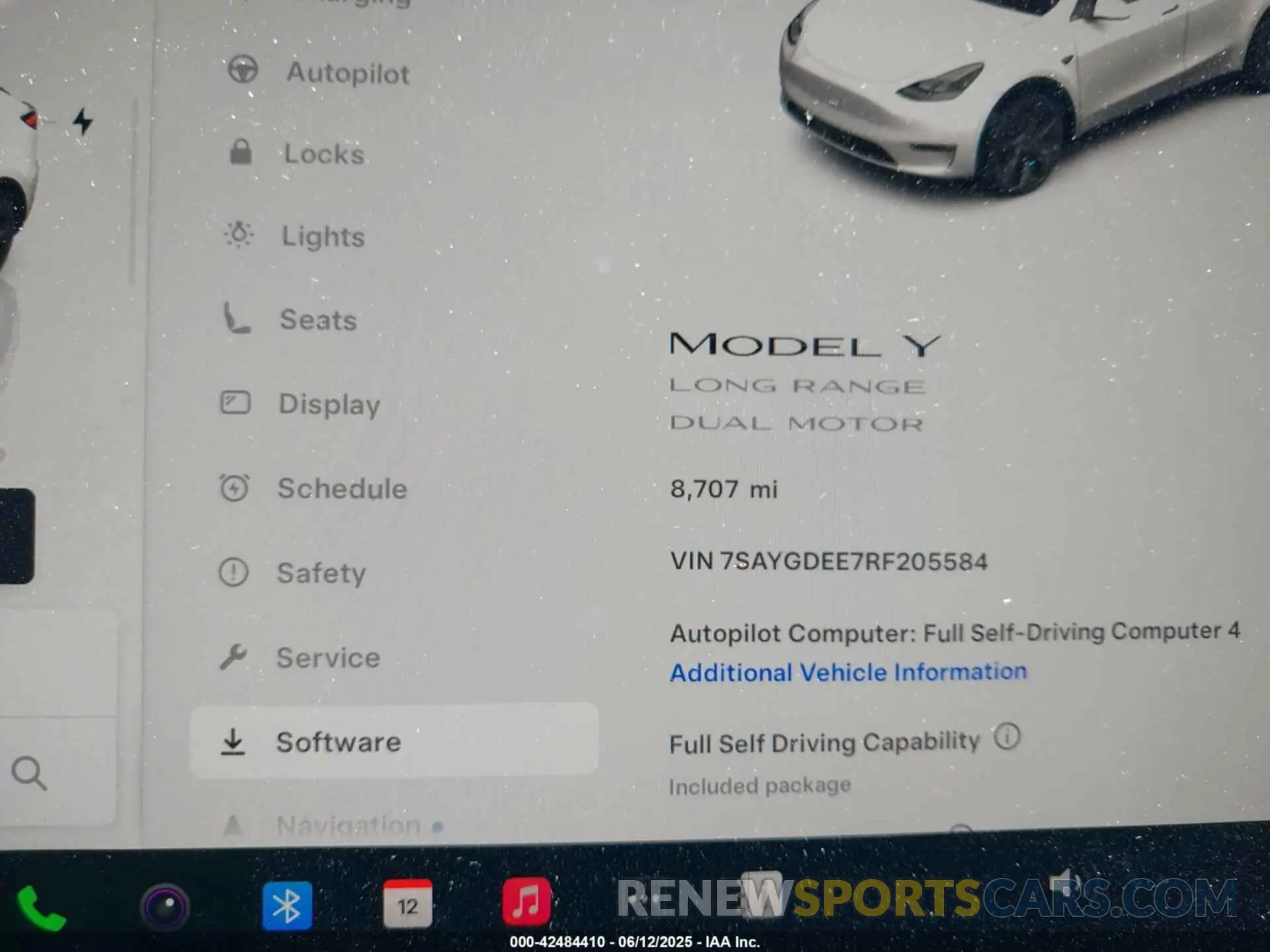 7 Photograph of a damaged car 7SAYGDEE7RF205584 TESLA MODEL Y 2024