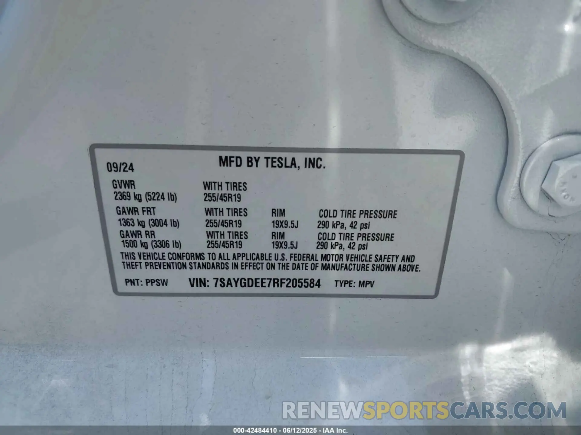 9 Photograph of a damaged car 7SAYGDEE7RF205584 TESLA MODEL Y 2024