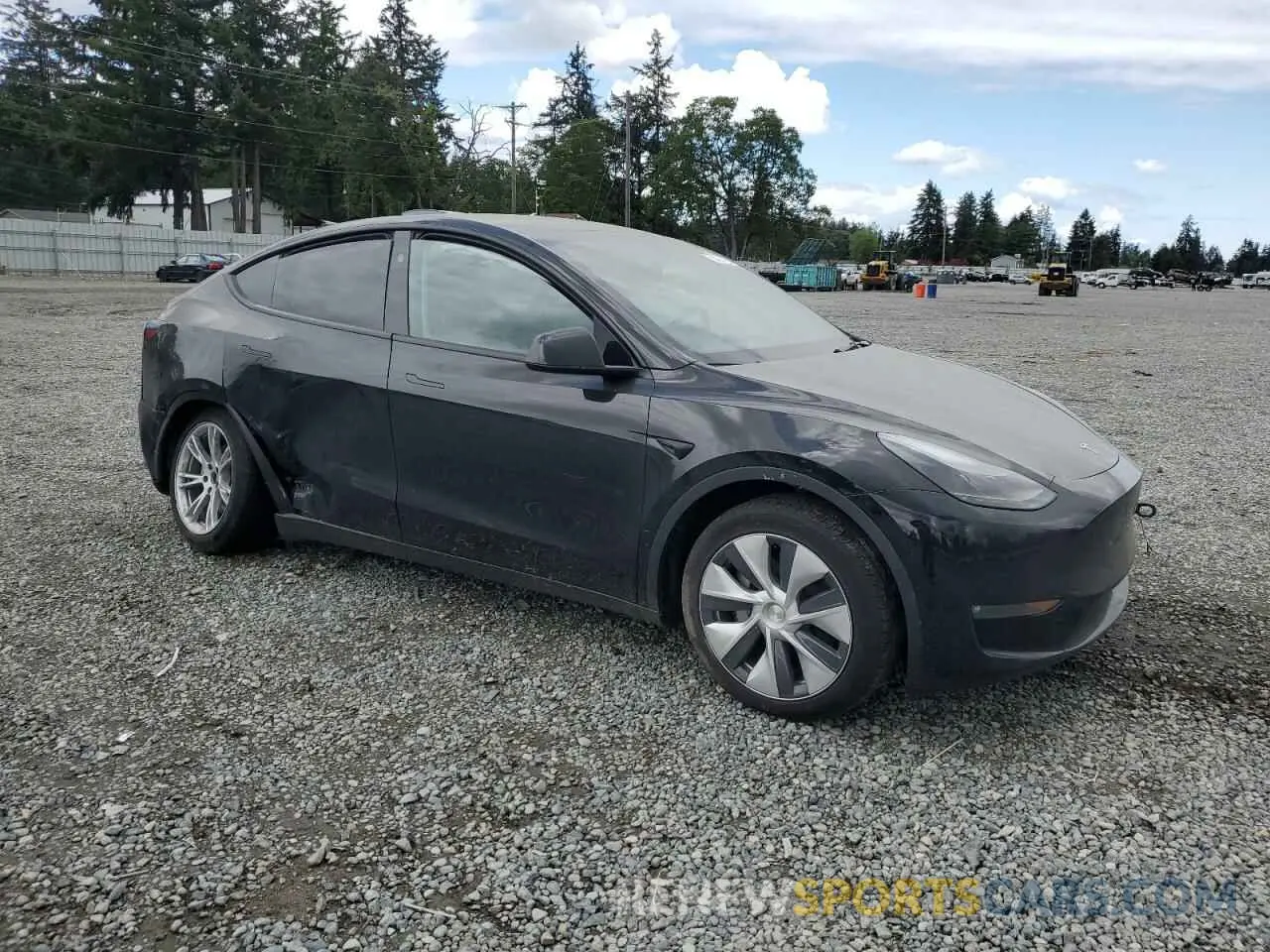 4 Photograph of a damaged car 7SAYGDEE7RF985344 TESLA MODEL Y 2024