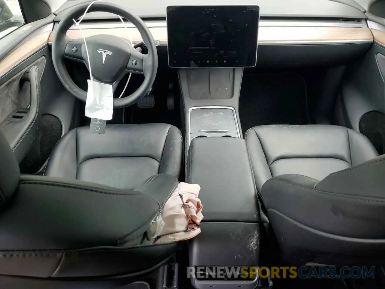 8 Photograph of a damaged car 7SAYGDEE7RF985344 TESLA MODEL Y 2024