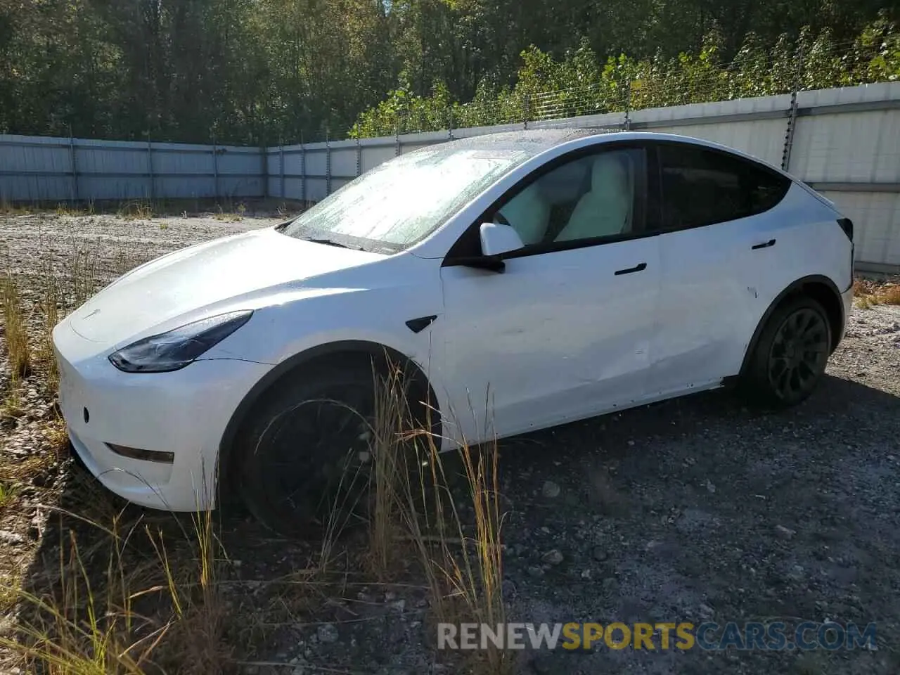 1 Photograph of a damaged car 7SAYGDEE7RF993704 TESLA MODEL Y 2024